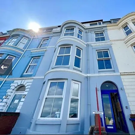 Sea Front Hideaway Apartment *